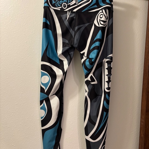 NoMiNoU Activewear leggings with artist design print size S - Canada made - Picture 13 of 15